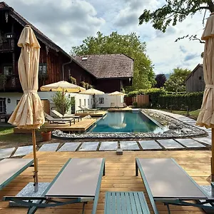 4* מלון Der Schlosswirt Zu - Biedermeierhotel Und Restaurant